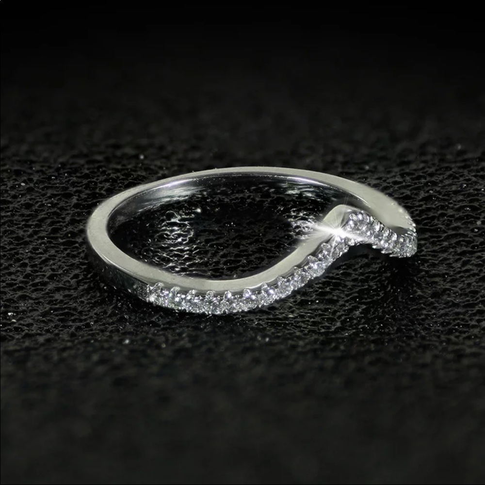 Half pave v-shape CZ ring - Picture 1 of 6